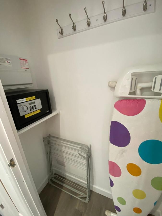 Modern 2 Bedroom Apartment, With Car Parking. Bitton Εξωτερικό φωτογραφία