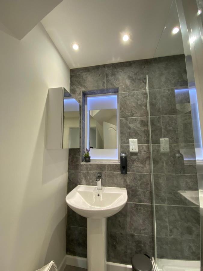 Modern 2 Bedroom Apartment, With Car Parking. Bitton Εξωτερικό φωτογραφία